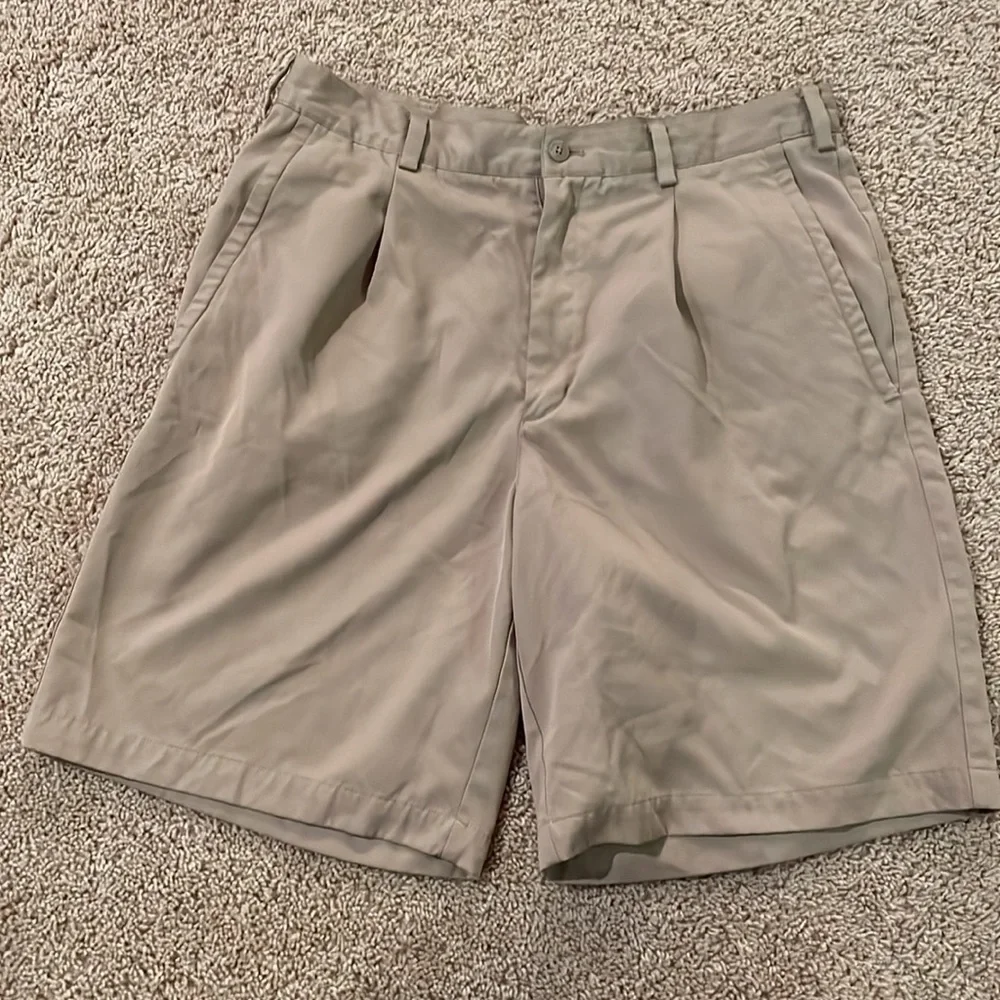 Nike golf shorts - Picture 3 of 5